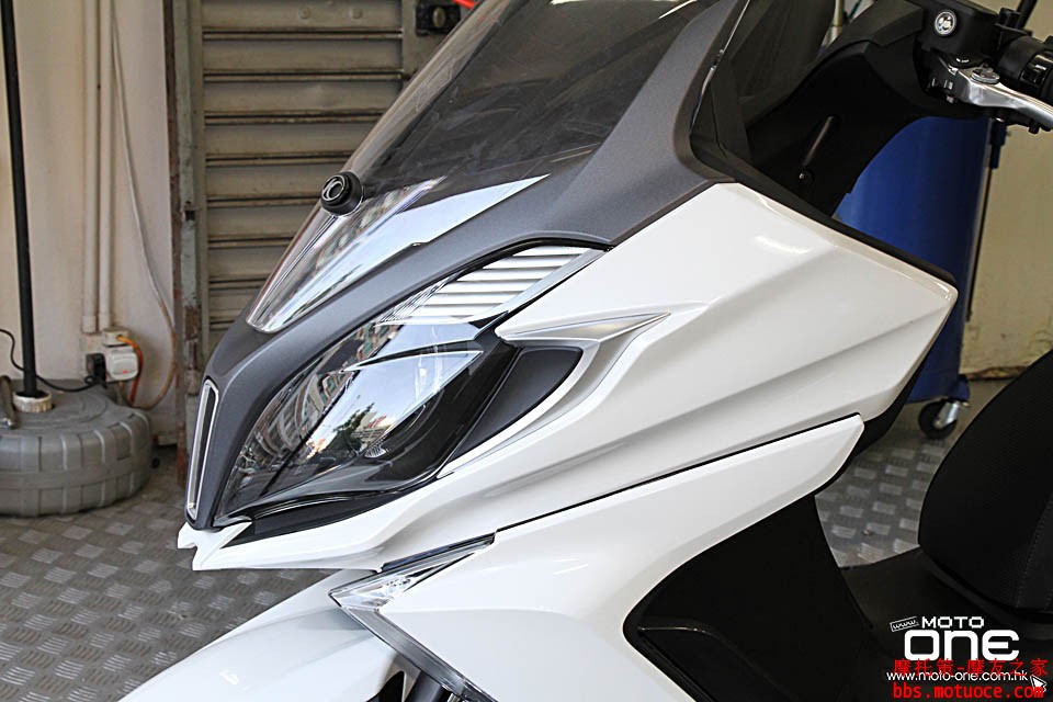 2016_KYMCO_DOWNTOWN_350i_03.JPG