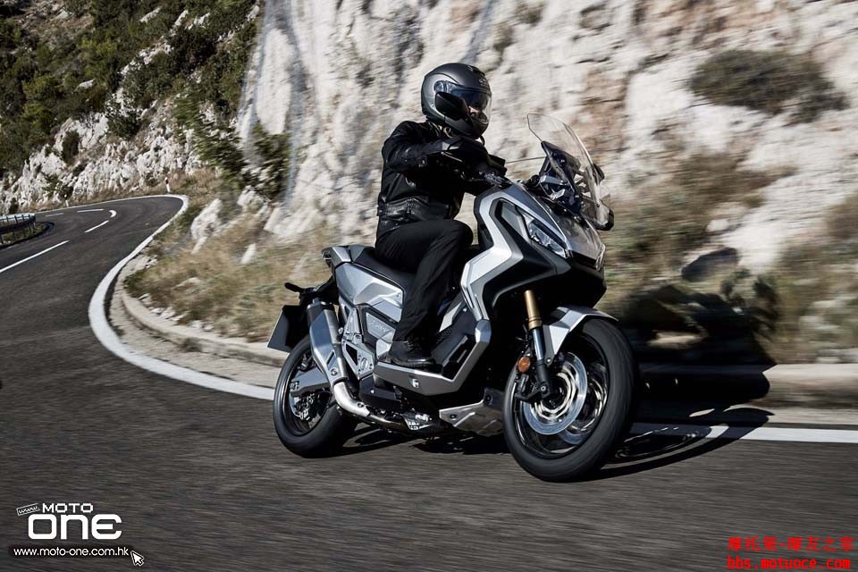 2017_Honda-X-ADV_adventure_scoote_31.jpg