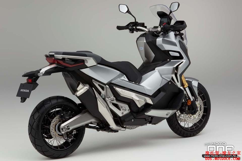 2017_Honda-X-ADV_adventure_scoote_09.jpg