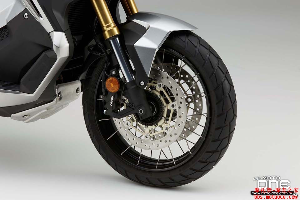 2017_Honda-X-ADV_adventure_scoote_17.jpg
