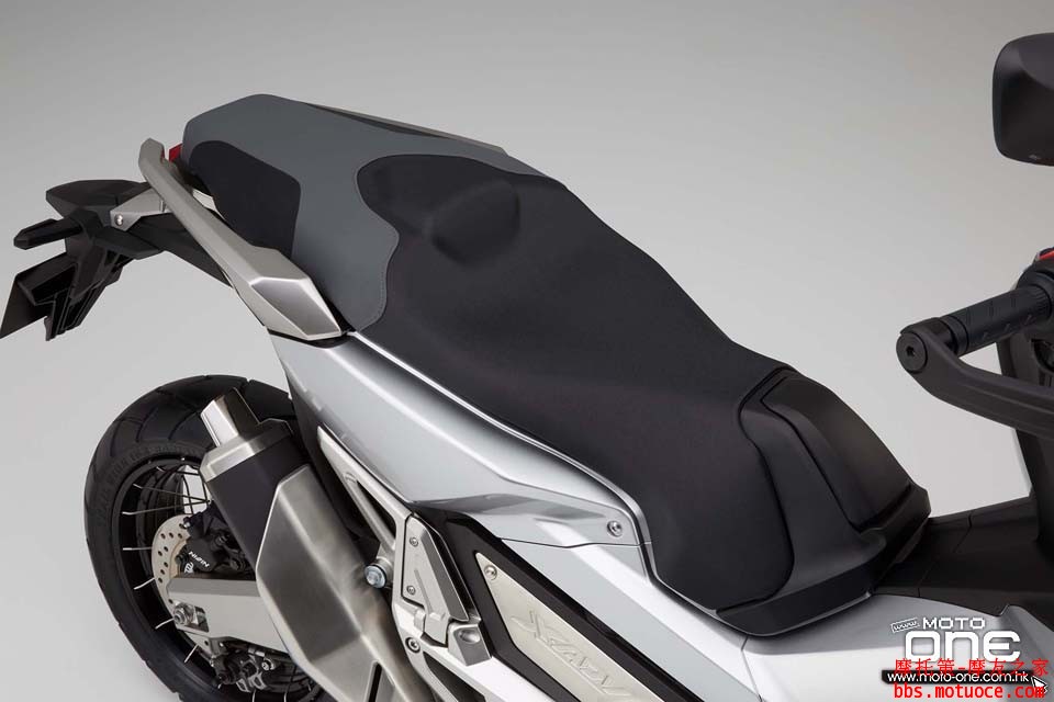2017_Honda-X-ADV_adventure_scoote_25.jpg