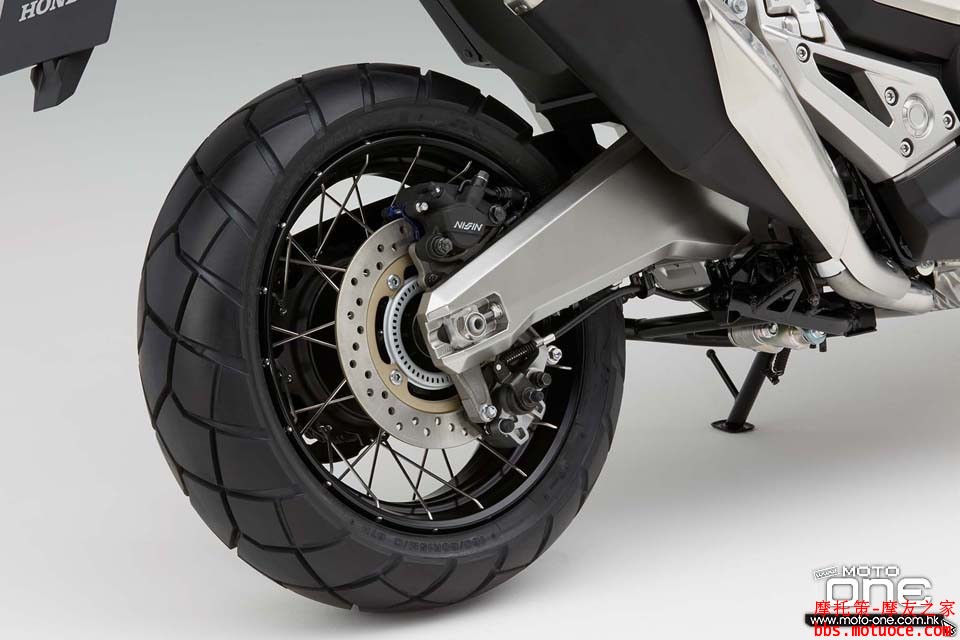 2017_Honda-X-ADV_adventure_scoote_24.jpg