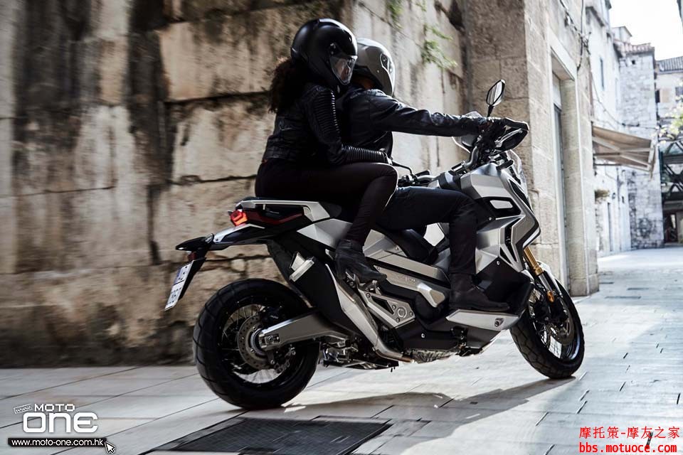 2017_Honda-X-ADV_adventure_scoote_32.jpg