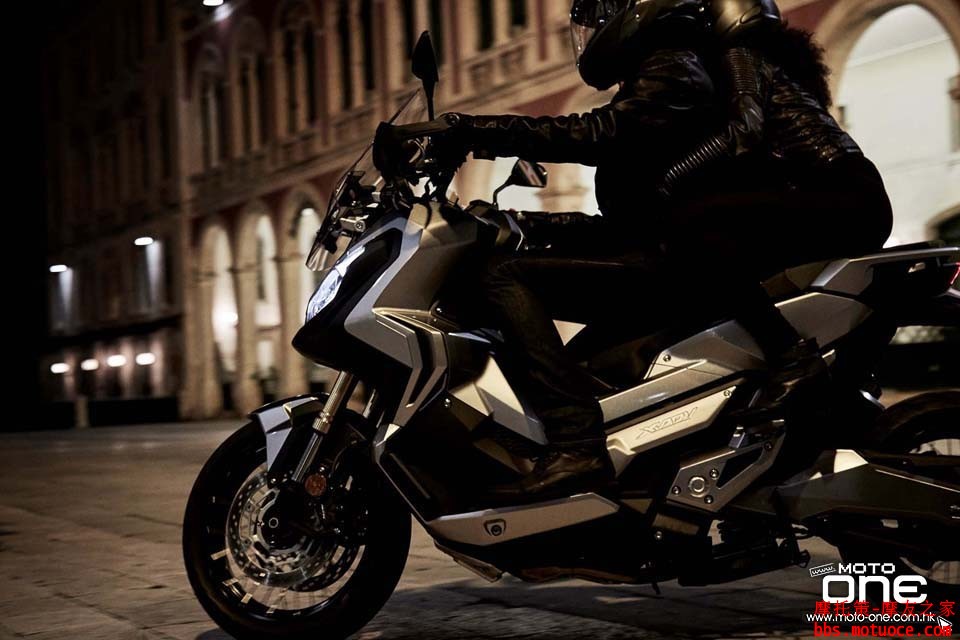 2017_Honda-X-ADV_adventure_scoote_35.jpg