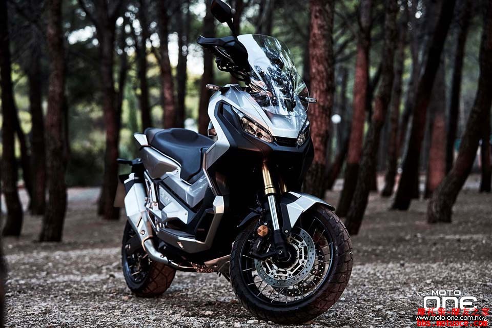 2017_Honda-X-ADV_adventure_scoote_39.jpg