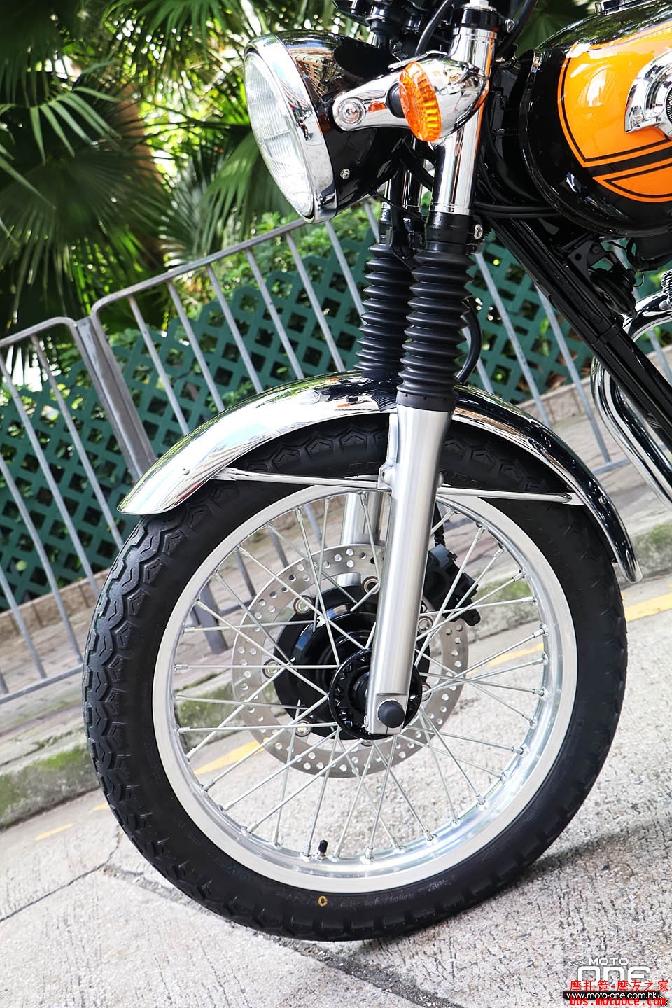 2016_Kawasaki_W800_Final_Edition_13.JPG
