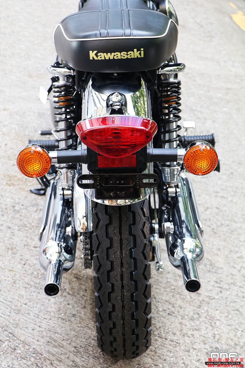 2016_Kawasaki_W800_Final_Edition_24.JPG