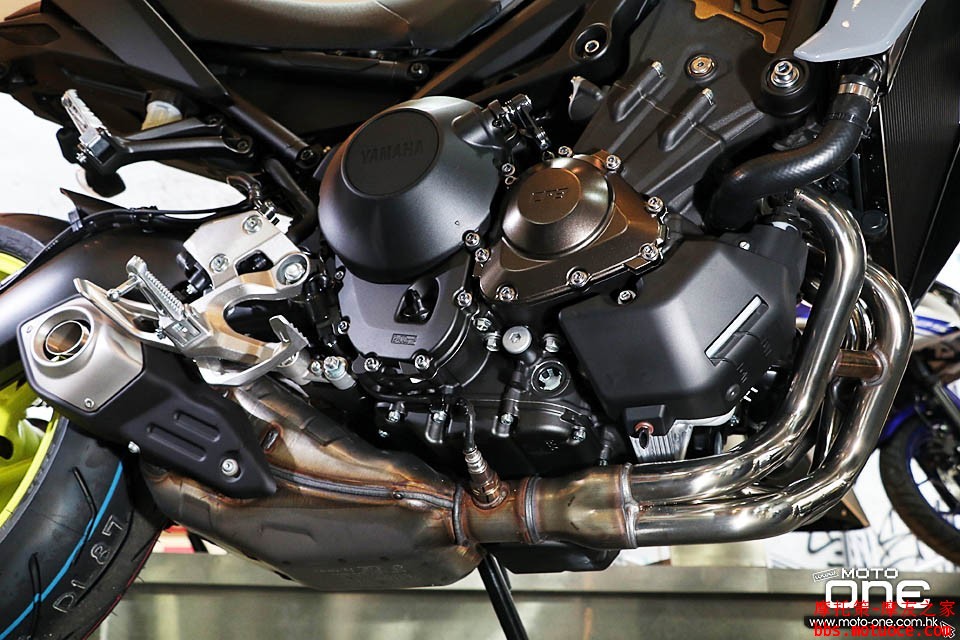 2017_YAMAHA_MT-09_ABS_10.jpg
