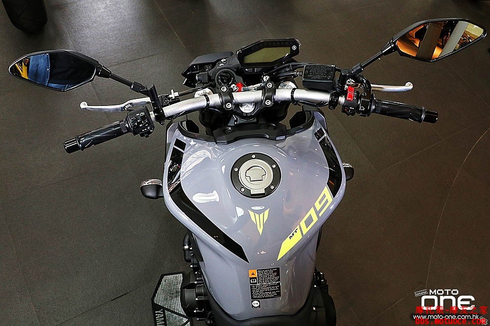 2017_YAMAHA_MT-09_ABS_17.jpg