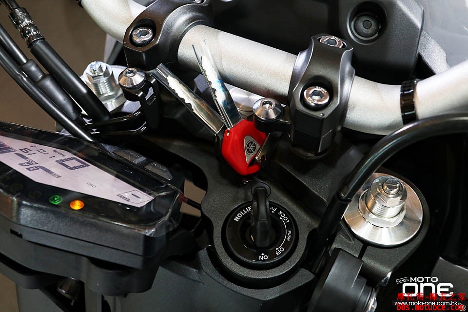 2017_YAMAHA_MT-09_ABS_20.jpg
