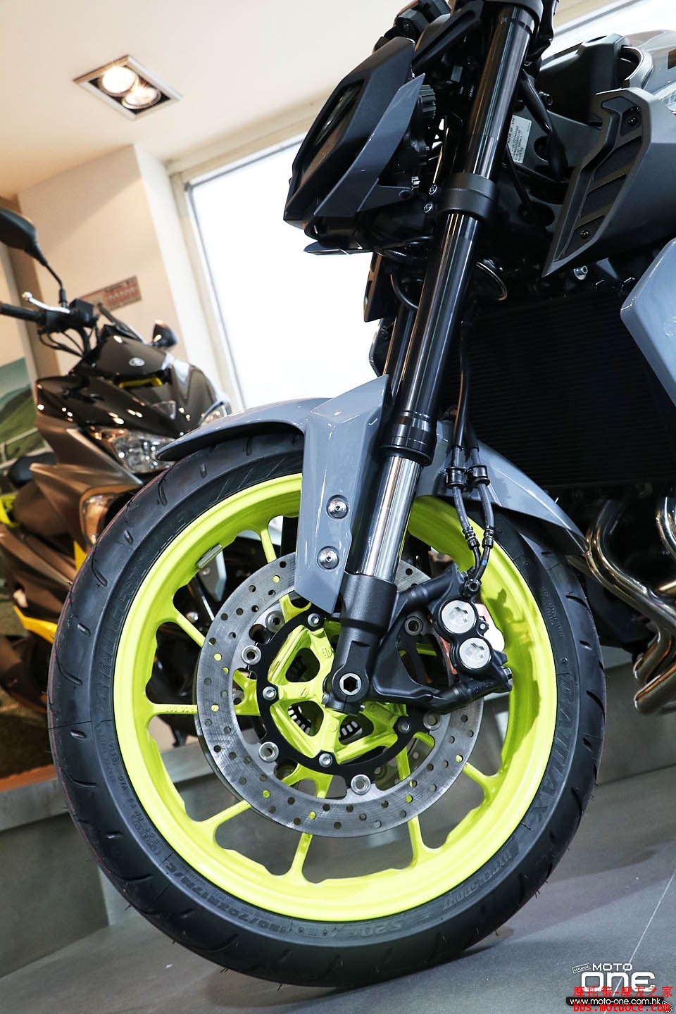 2017_YAMAHA_MT-09_ABS_30.jpg
