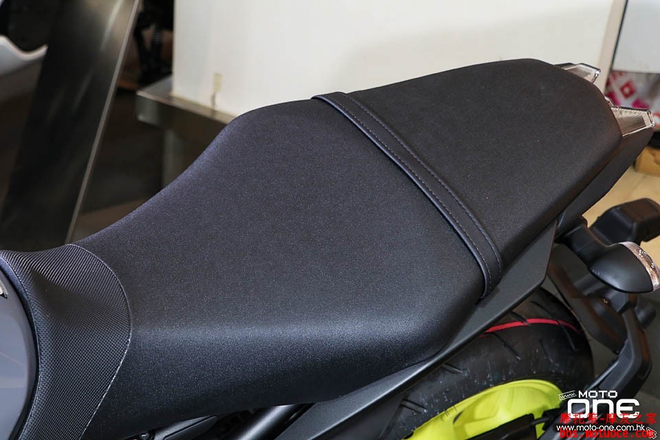 2017_YAMAHA_MT-09_ABS_40.jpg
