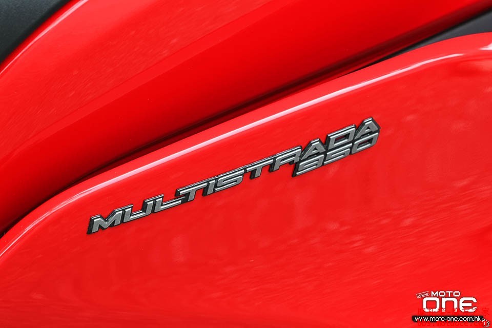 2017_Ducati_Multistrada_950_38.jpg