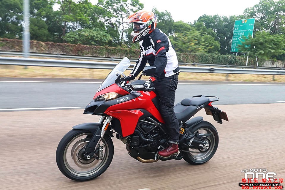 2017_Ducati_Multistrada_950_03.jpg