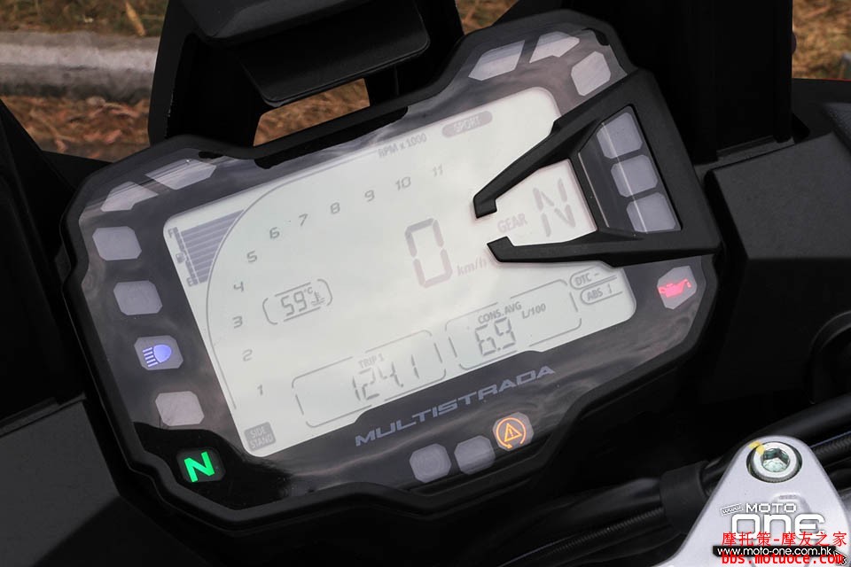 2017_Ducati_Multistrada_950_19.jpg
