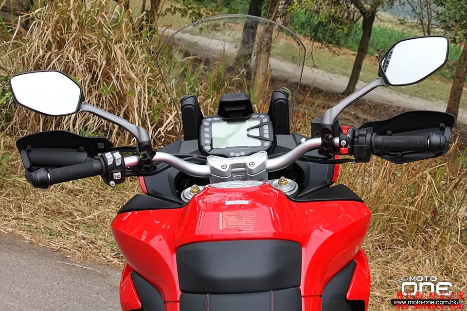 2017_Ducati_Multistrada_950_15.jpg