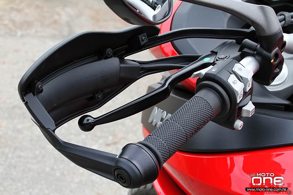 2017_Ducati_Multistrada_950_24.jpg
