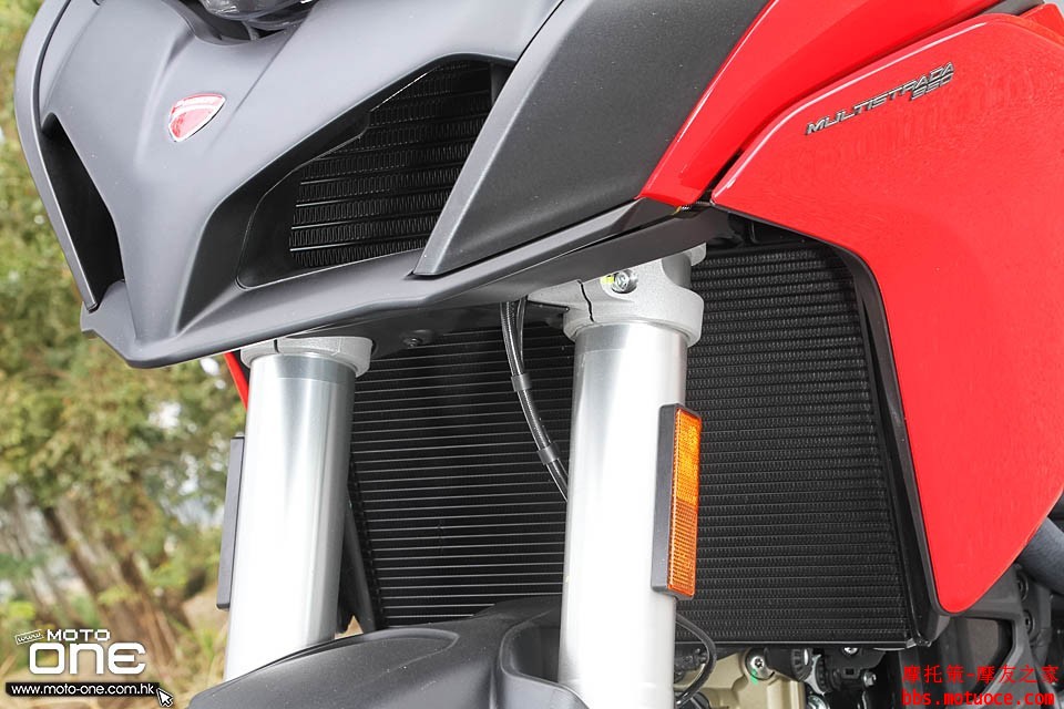 2017_Ducati_Multistrada_950_11.jpg