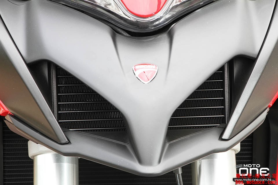 2017_Ducati_Multistrada_950_12.jpg