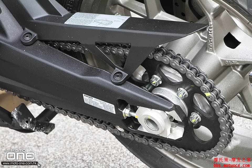 2017_Ducati_Multistrada_950_42.jpg