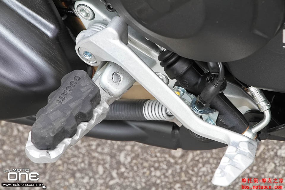 2017_Ducati_Multistrada_950_50.jpg