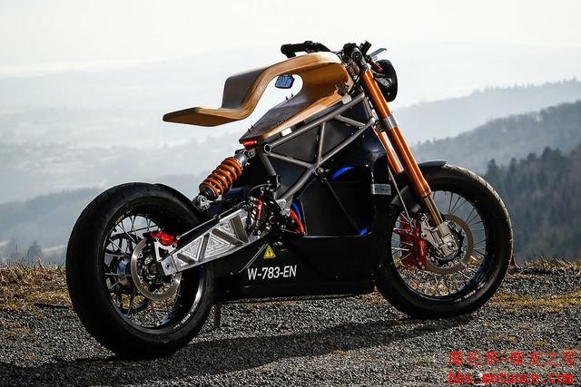 c71fd3aa4cb0411cb9f71b5e8a005cc8.jpg